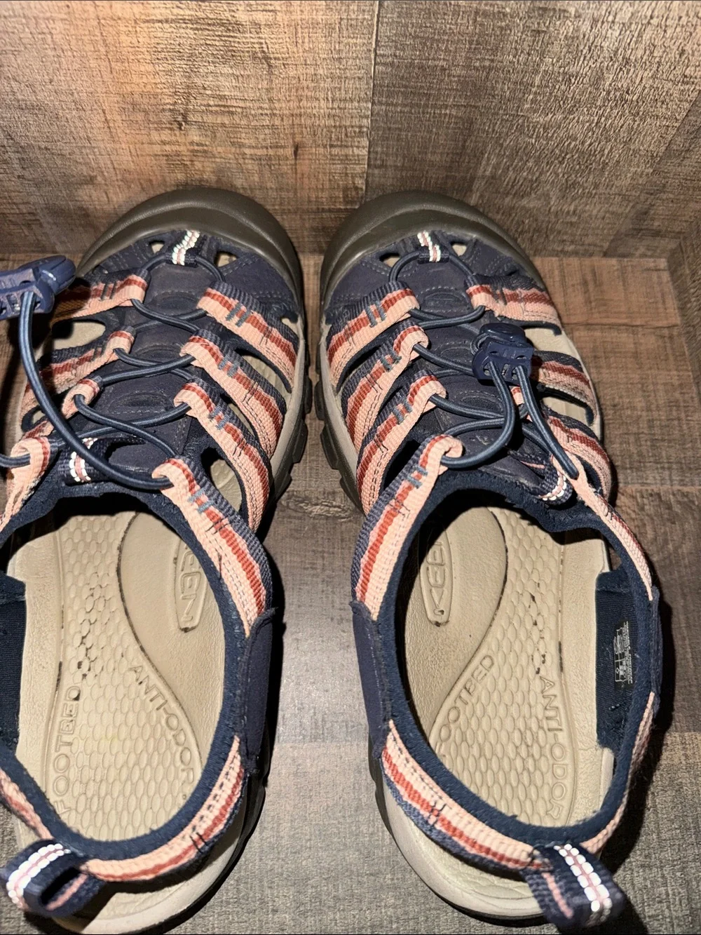 KEEN WHISPER women sandals-size 10.5